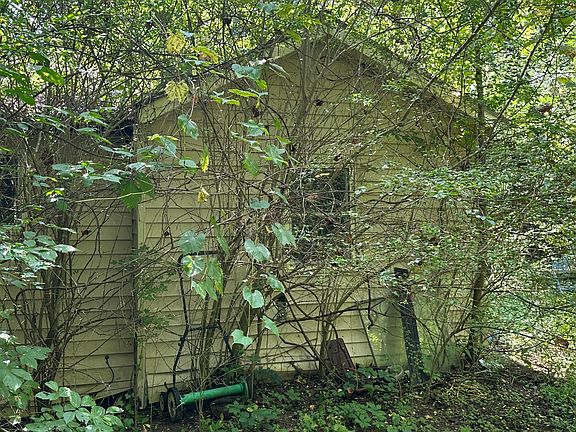 3rd image of 1011 Bazel Rd