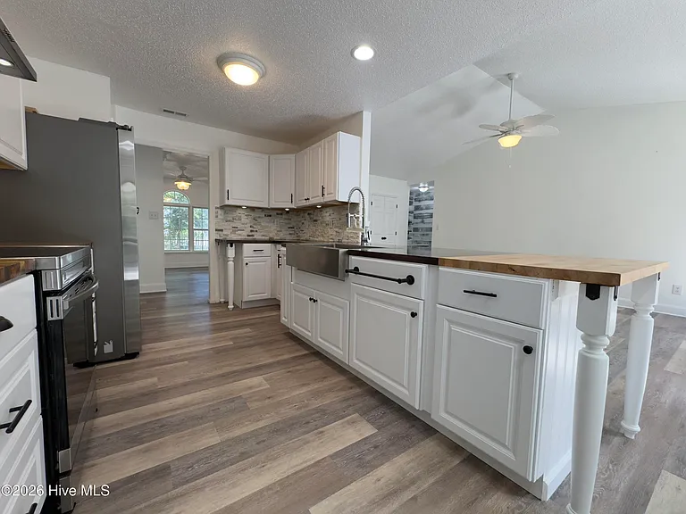 502 Worth Dr — Photo 6