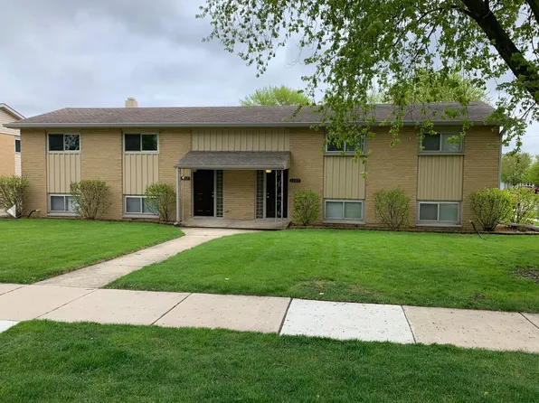 1837 Root St, Crest Hill, IL 60403