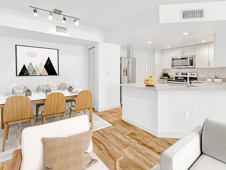 Promenade at Aventura Apartments — Photo 35