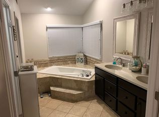 1066 Whirlaway Dr, Union, KY 41091