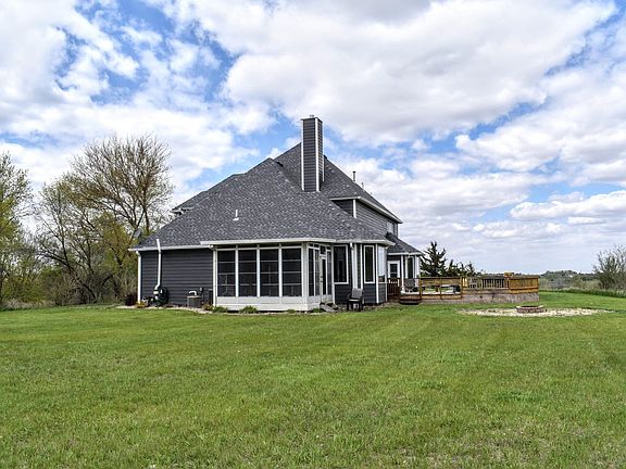 4th image of 4640 Perry Way
