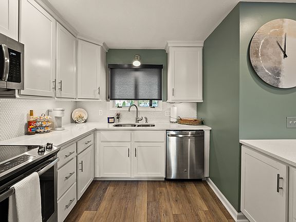 4th image of 225 Columbia Ave W APT 16