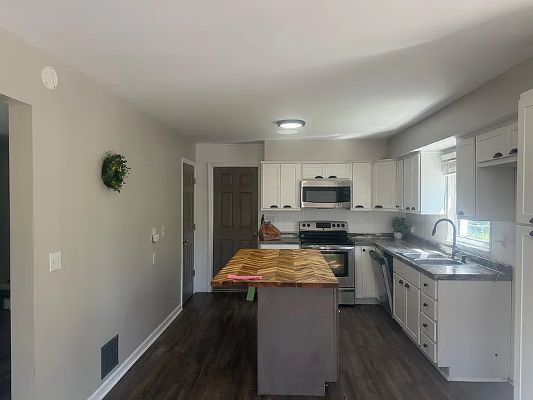 35 Parker Rd — Photo 4