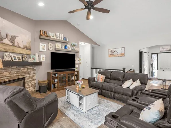 19294 Xavier St NW, Elk River, MN 55330