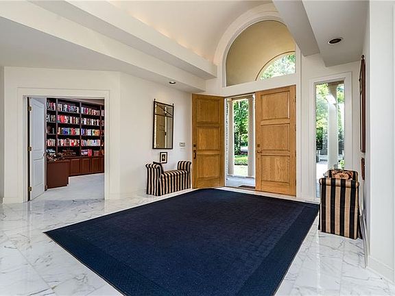 5th image of 104 Quail Hollow Ln