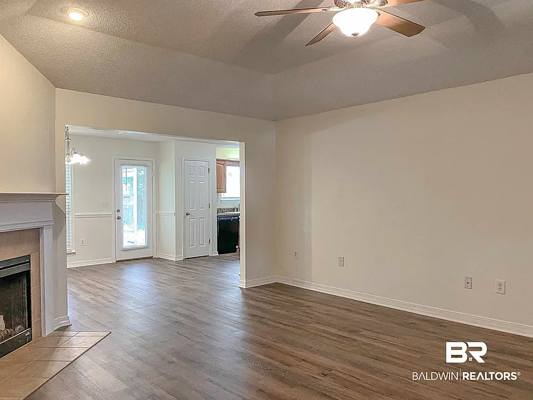 16648 Vanilla Dr — Photo 5