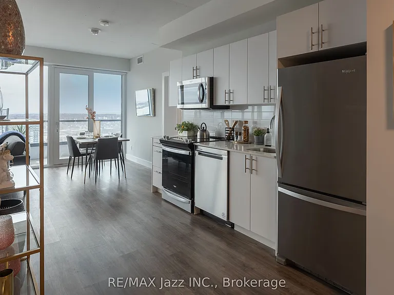80 Bond St E #606 — Photo 14