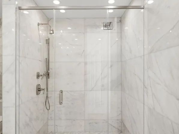 222 East 61st Street image 13 of 27