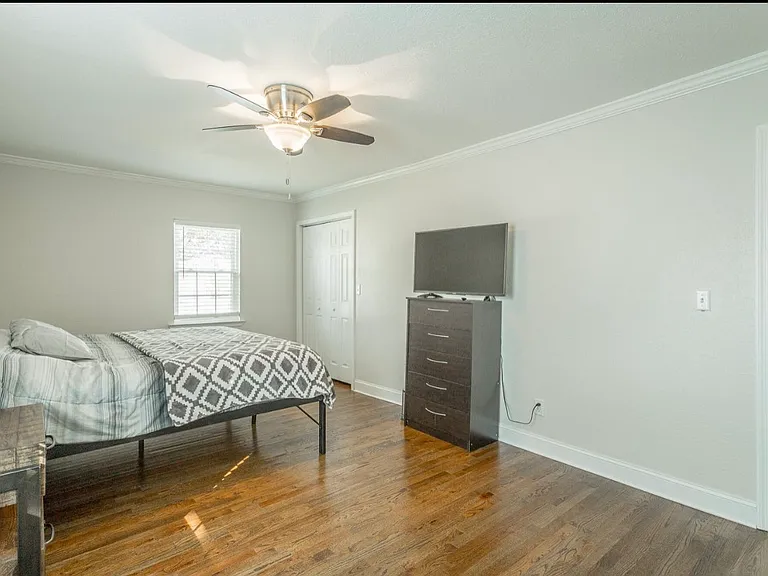 4800 Maryland Dr — Photo 17