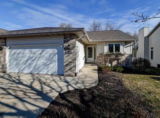 9 Fairview Trl, Waunakee, WI 53597