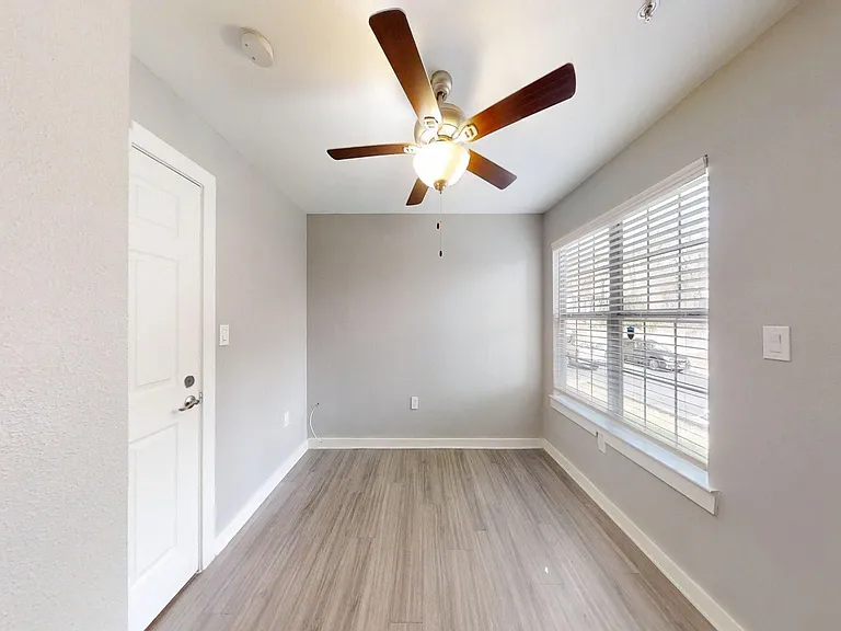 Hill Country Apartments — Photo 49