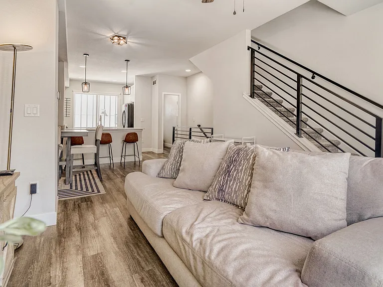 5594 W 10th Pl — Photo 10