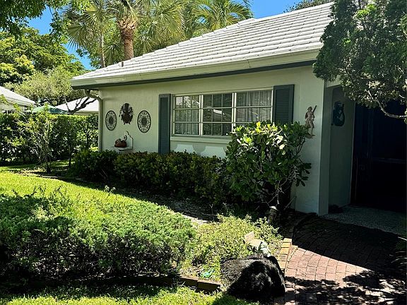3rd image of 1023 E Cypress Drive #1023
