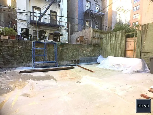 Rented by Bond New York | media 32