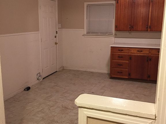 5th image of 4605 Maple Hill Dr