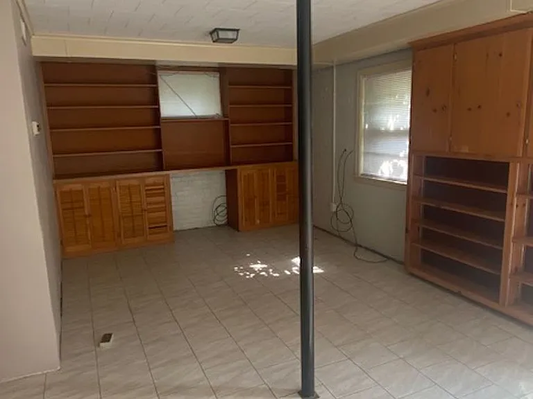 1211 Eugene St — Photo 14