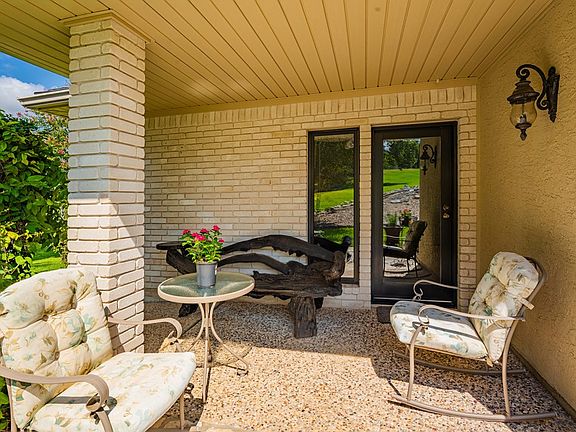 5th image of 104 Englewood Cir