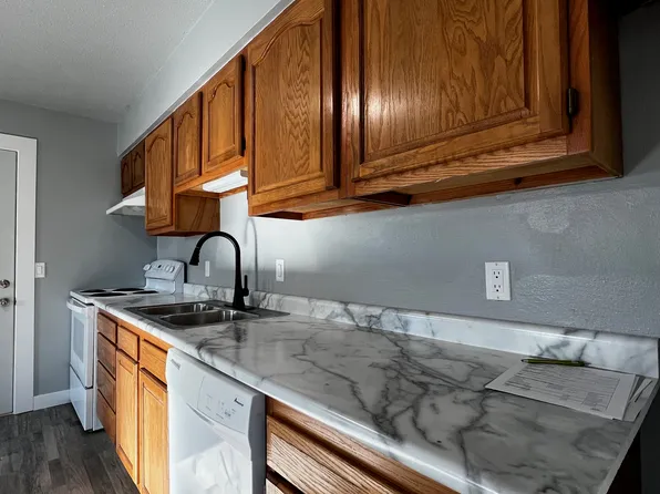 2400 N 7th St, Bismarck, ND 58503