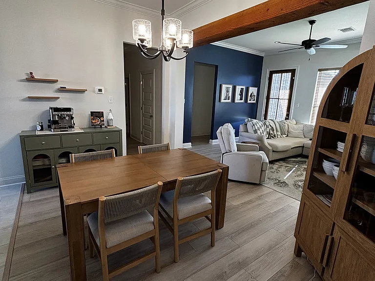 103 Bijou Dr — Photo 6