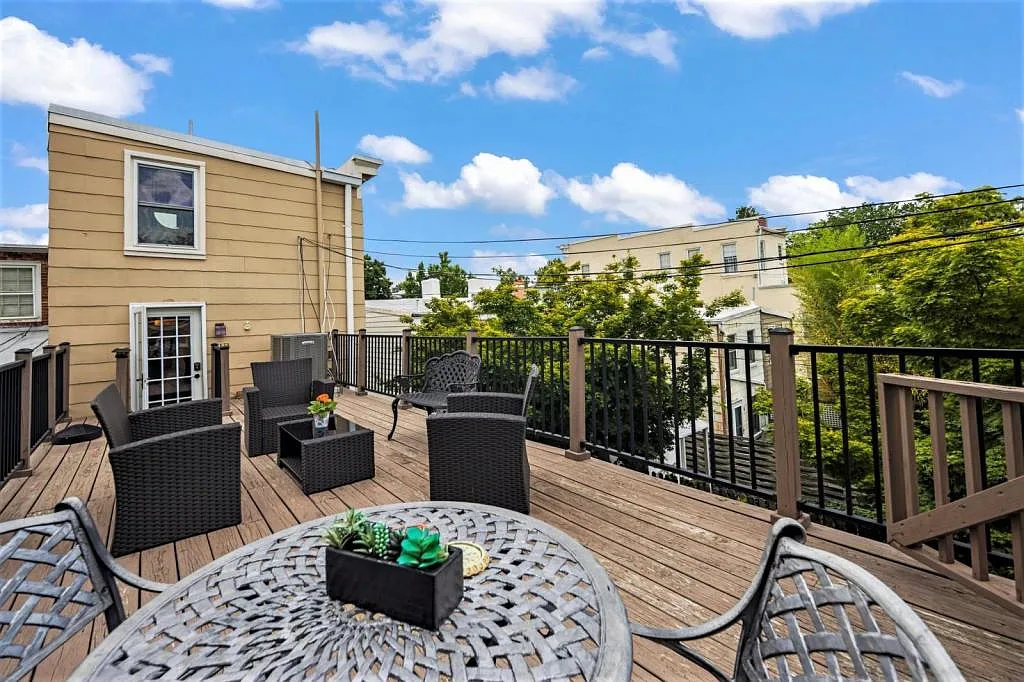 311 A St NE — Photo 3