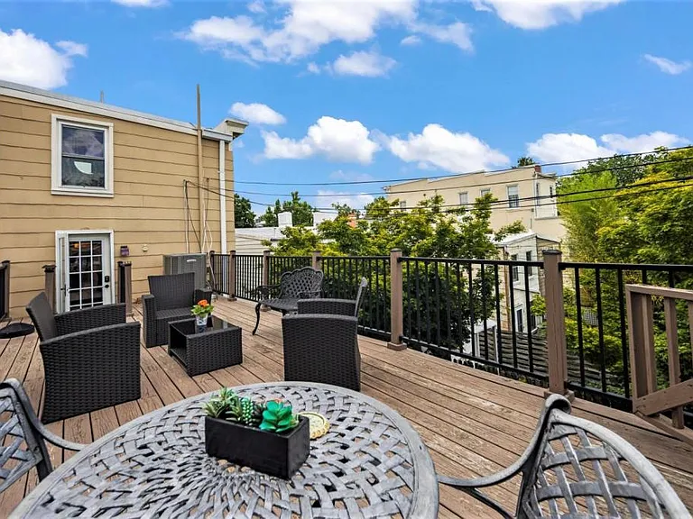 311 A St NE #2 — Photo 3
