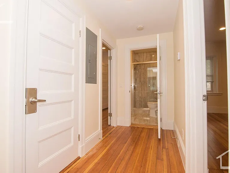1616 Beacon St #102 — Photo 3