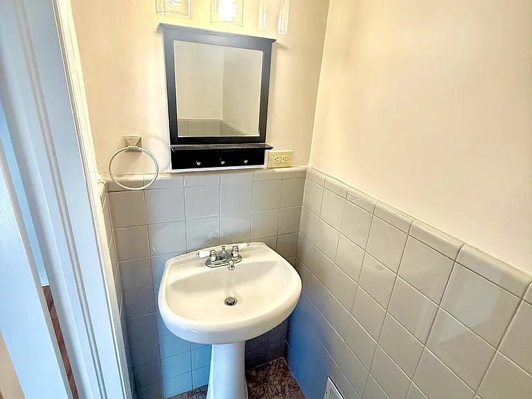 1035 Indigo Ave — Photo 10