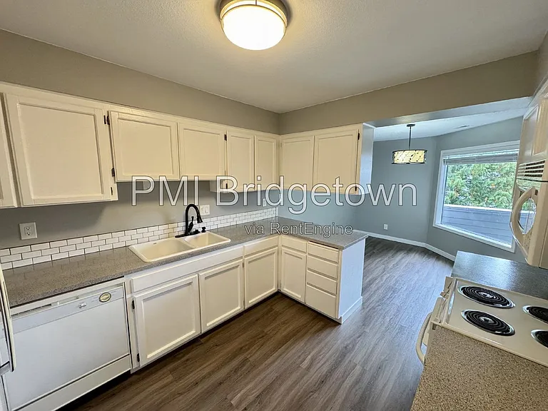 14575 SW Walker Rd #B12 — Photo 5