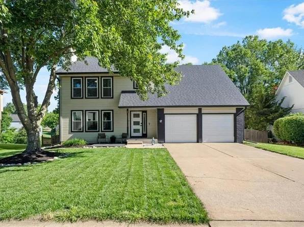 15704 Horton Ln, Overland Park, KS 66223
