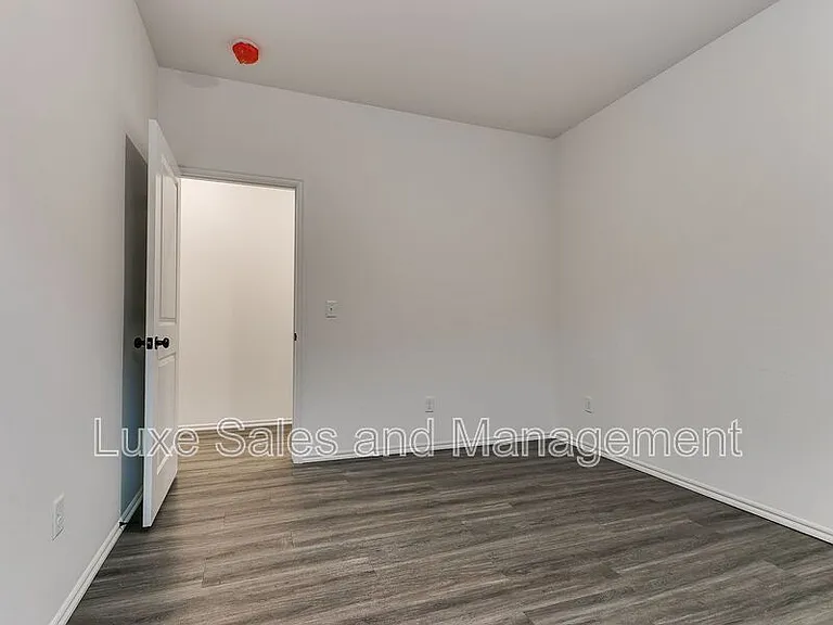 8012 NW 110th Dr — Photo 25