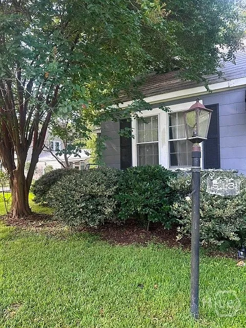 4 bed, 3.0 bath, 2828 sqft, $2,800 — Photo 2