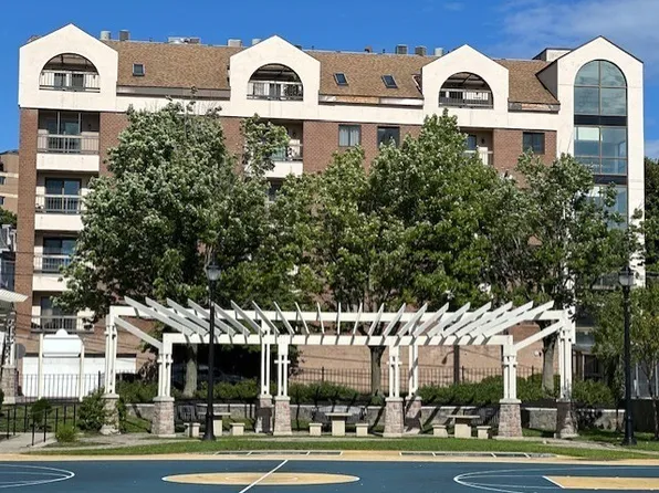 24 Corey St APT 304, Everett, MA 02149