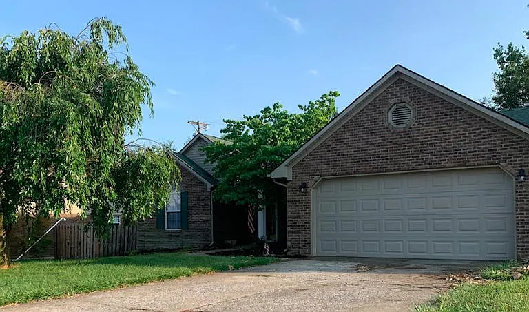 213 Copperfield Ln #213 — Photo 2