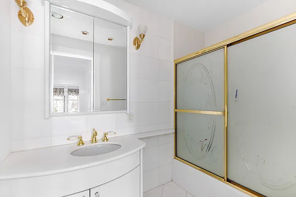 Sold by Compass | media 7