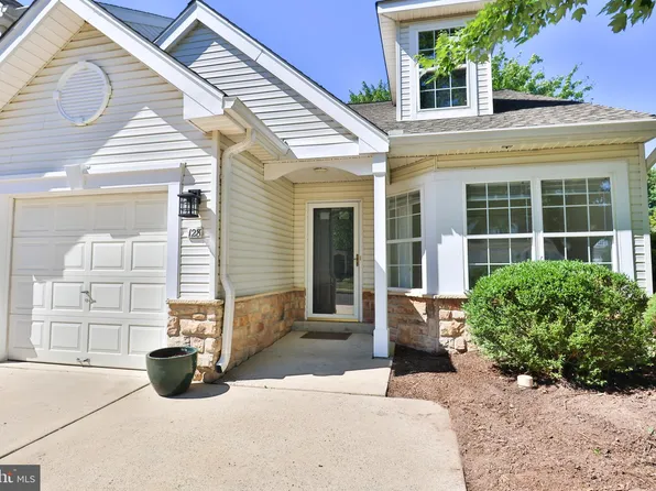 128 Progress Dr, Doylestown, PA 18901