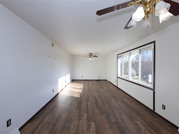 5th image of 125 Meadowood Dr