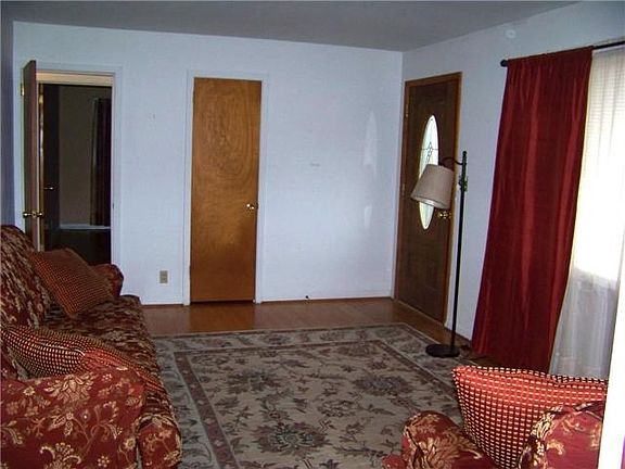 5th image of 513 Wren Dr