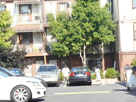 2nd image of 830 Cauldwell Ave #B2
