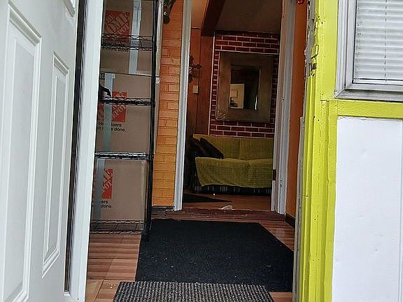 3rd image of 1473 University Ave