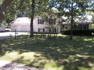 1403 E 28th St, Sterling, IL 61081