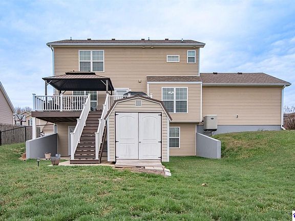 4th image of 214 Riley Way