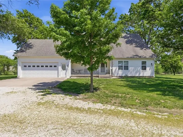 20958 Stranger Rd, Leavenworth, KS 66048