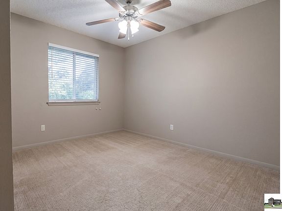 5th image of 924 Northern Dancer Dr