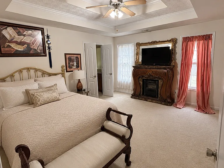 Saint Margrit Cir — Photo 3