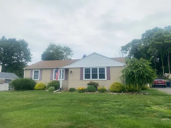 433 Foxon Rd, East Haven, CT 06513
