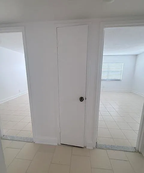2555 NE 11th St #402 — Photo 12