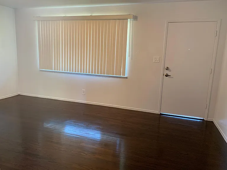20556 Sunrise Dr — Photo 2