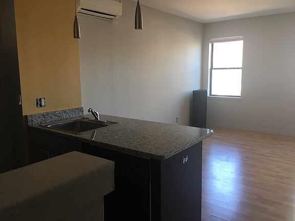 3rd image of 310 W 6th St APT 106