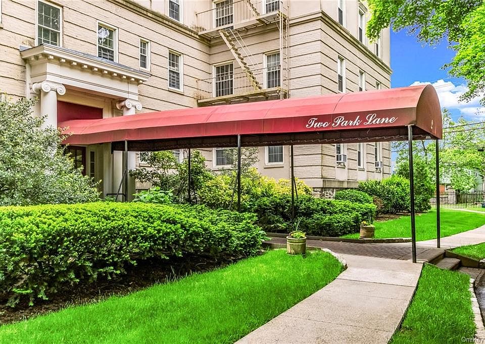 1st image of 2 Park Ln